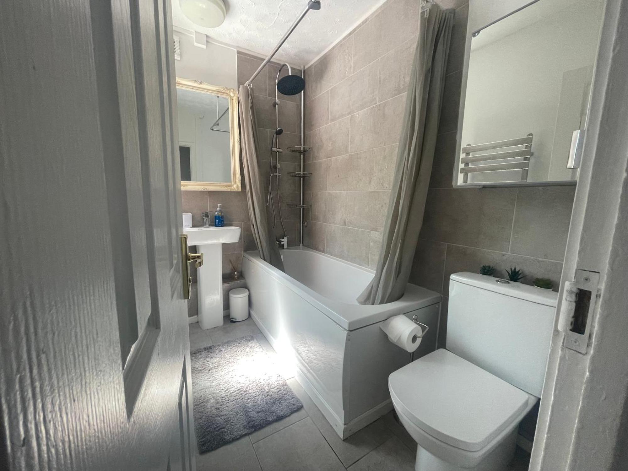 Spacious & Welcoming 4bd House - Kennington Apartamento